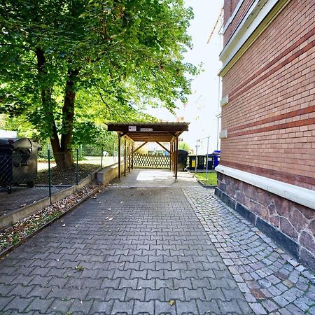 Edler Wohnraum Noble Stadtoase Mit Boxspringbett, Kaffeevollautomat & Parkplatz ซวิคเคา ภายนอก รูปภาพ