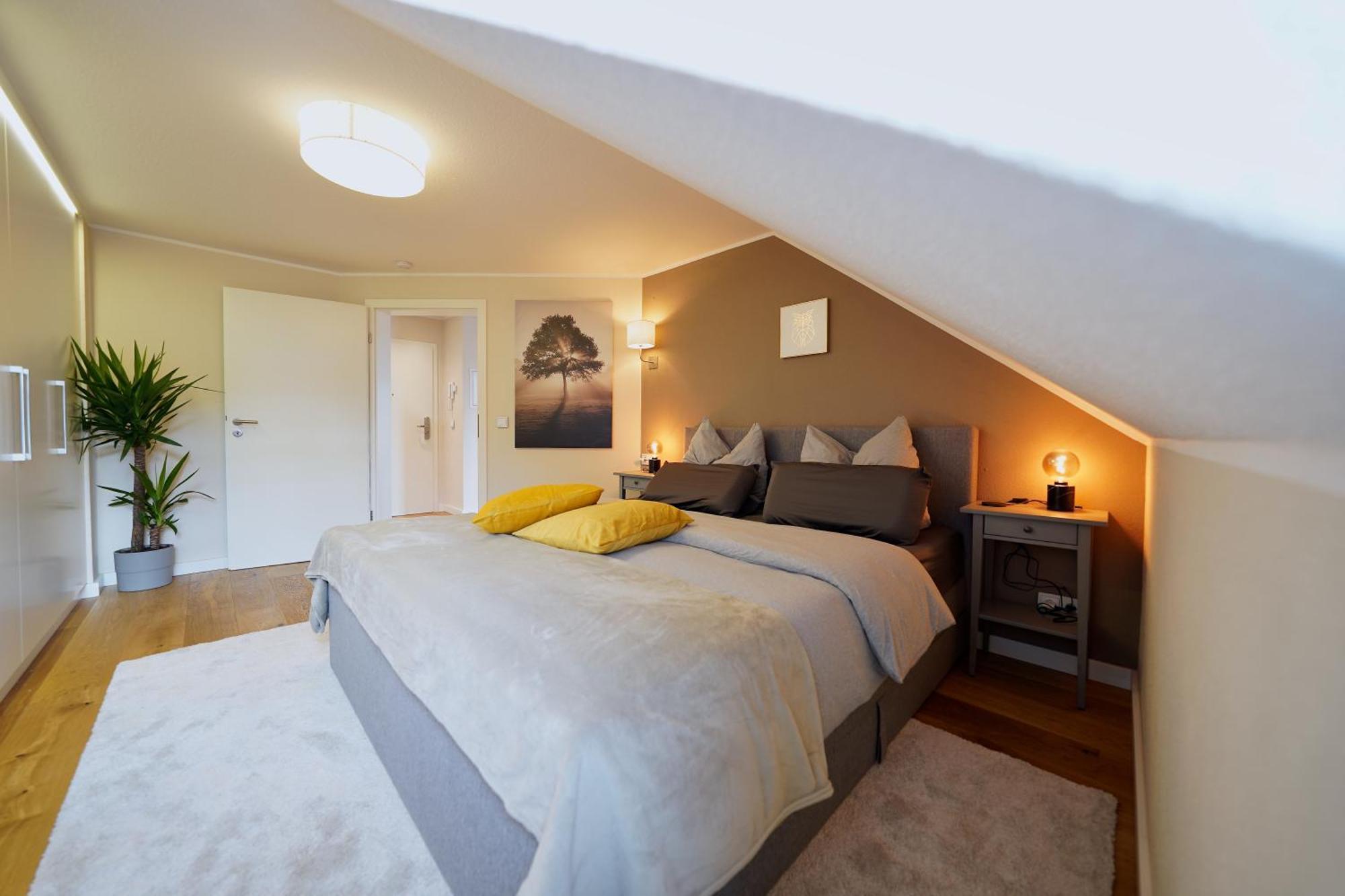 Edler Wohnraum Noble Stadtoase Mit Boxspringbett, Kaffeevollautomat & Parkplatz ซวิคเคา ภายนอก รูปภาพ